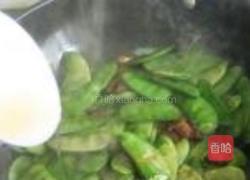 青扁豆炒腊肉的做法图解5