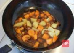 土豆胡萝卜红烧肉的做法图解9