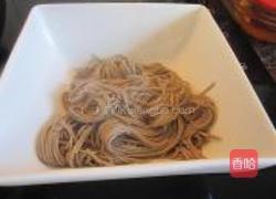 双鱼丸荞麦面的做法图解2