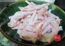 鹌鹑蛋烧鸡脚的做法图解2