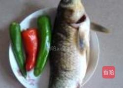 红烧鲫鱼的做法图解1