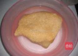 猪肉皮炒芹菜青蒜的做法图解1