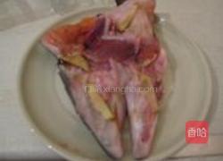 萝卜片鱼头汤的做法图解2