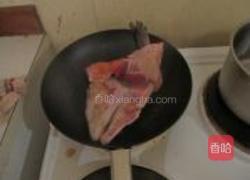 萝卜片鱼头汤的做法图解3