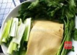 豆腐皮蔬菜卷的做法图解1