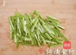 姜丝苦瓜炒鸡块的做法图解3