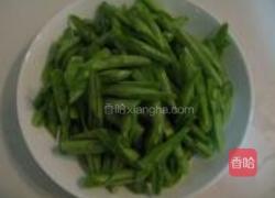 玉米豆角炒南瓜的做法图解1
