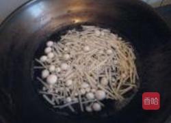豌豆拌金针菇的做法图解3