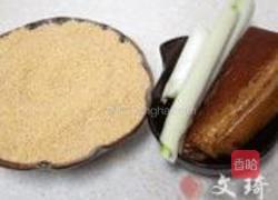 腊肉焖小米的做法图解1