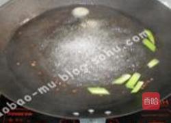 黄芪天麻干蘑鸡架汤的做法图解2
