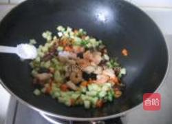 虾球鸡粒炒饭的做法图解7