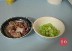 芹菜炒鸡胗的做法图解1