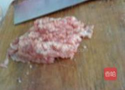 玉米荸荠猪肉饺的做法图解1