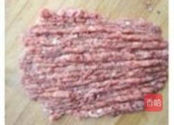 豆角烧肉饼的做法图解1