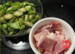 咸肉片炒秋葵的做法图解1