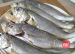 酥炸小黄鱼的做法图解1