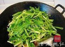 海螺炒韭菜的做法图解6