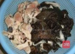 尖椒炒牛柏叶的做法图解1
