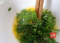 芹菜叶蒸蛋羹的做法图解3