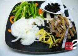 豆鼓青椒炒鱼干的做法图解2