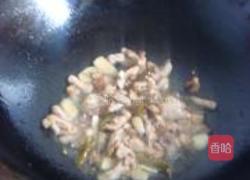 碗豆尖炒肉的做法图解3