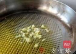 黄瓜炒海鲜菇的做法图解2
