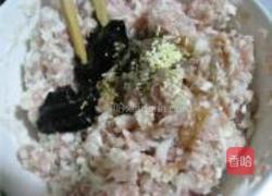 猪肉白菜水煎包的做法图解3