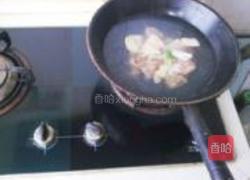 滋补猴头菇鸡汤的做法图解5