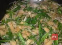 韭菜豆芽炒果条的做法图解11