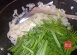 韭菜豆芽炒果条的做法图解7