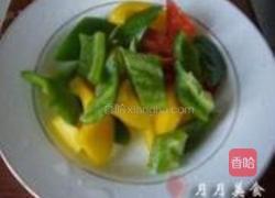 鱿鱼卷炒彩椒的做法图解2
