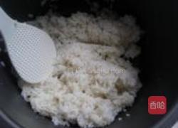 土豆鱼丸炒饭的做法图解2