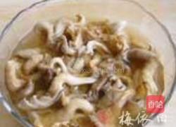 真姬菇烧肉的做法图解1