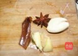 鹌鹑蛋焖鸡翅尖的做法图解2