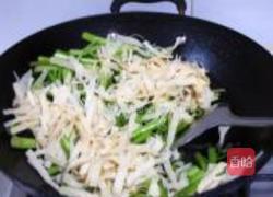 旱芹炒百叶的做法图解5