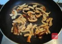 豌豆香菇鸡片的做法图解4