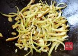 圆葱鸡肉炸酱面的做法图解4