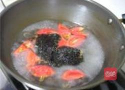 蕃茄紫菜蛋汤的做法图解2