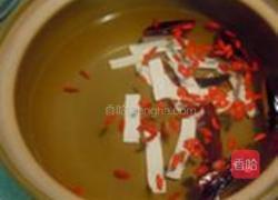 灵芝枸杞乌鸡汤的做法图解5