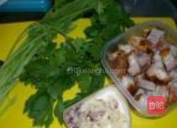 芹菜炒烧肉的做法图解1