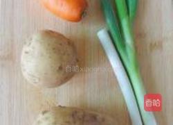 葱油土豆丝的做法图解1
