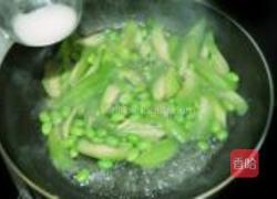 丝瓜炒毛豆籽的做法图解13