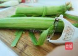 丝瓜炒毛豆籽的做法图解2