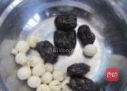 银耳莲子红枣汤的做法图解3