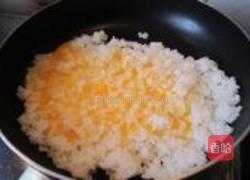 小番茄青椒炒饭的做法图解4