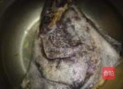 麻辣碟鱼头烩面的做法图解1