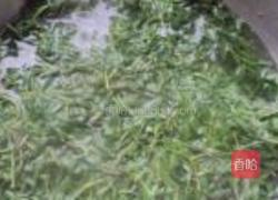 山菜猪肉水饺的做法图解3