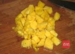 菠萝鸡炒饭的做法图解2