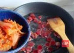 韩国泡菜香肠炒饭的做法图解7