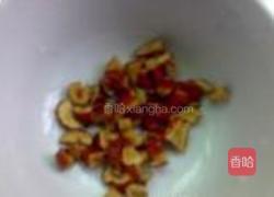 红枣鸡肉蛋炒饭的做法图解1